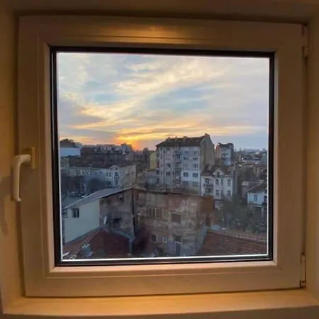 Sky-view Apartmentin Perfect Center Sofia